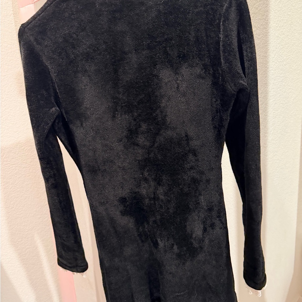 Chic Black Women's Mini Dress with Embellishments - Picture 4 of 6